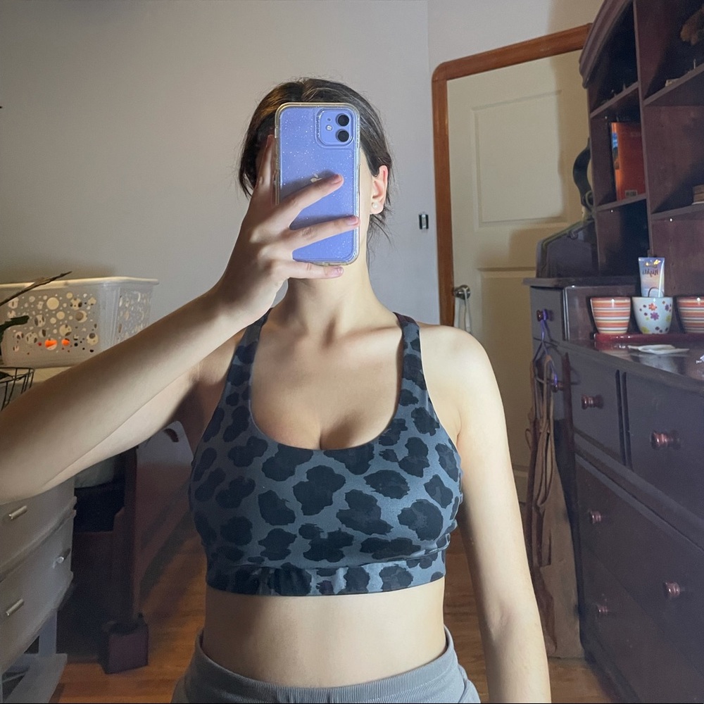 LuLuLemon size 8 sports bra
